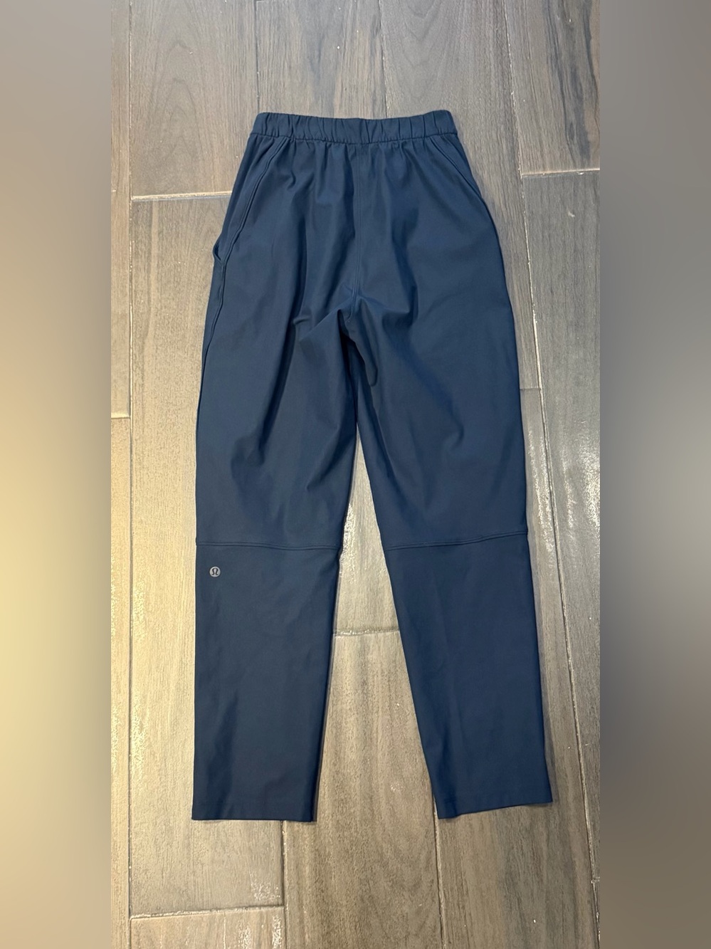 Lululemon Essential High-Rise Trouser True Navy Pleated Tapered Pants
Sz 2